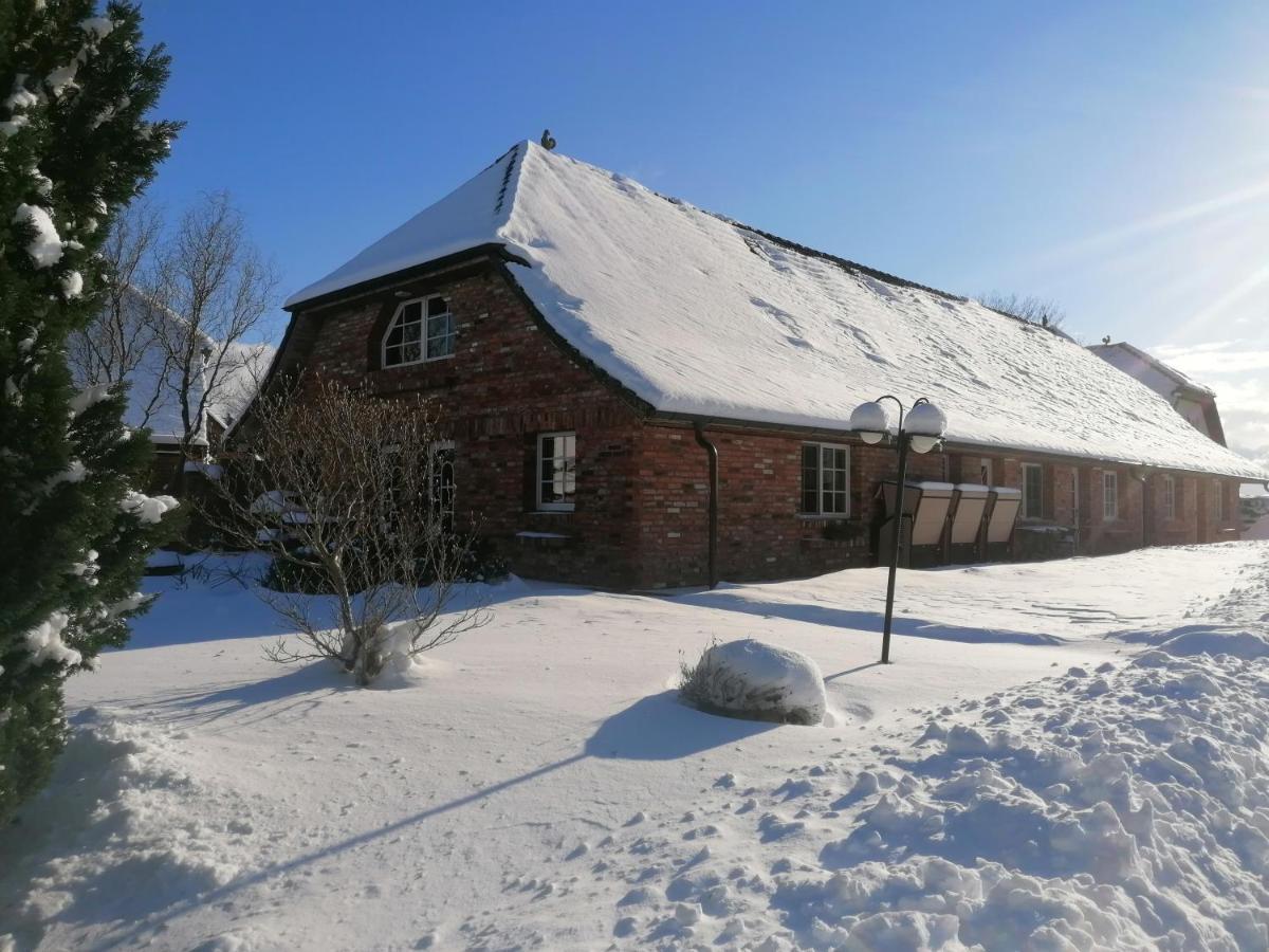 Boddenhus Auf Ruegen - Ferienwohnungen Und Pension Rappin Exterior photo